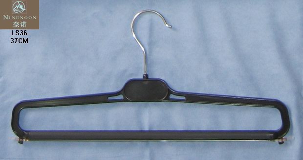 plastic hanger/trousers rack